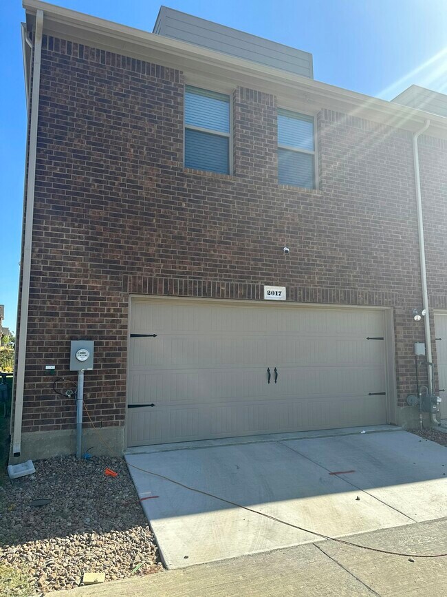 Building Photo - 2017 Crooked Bow Dr