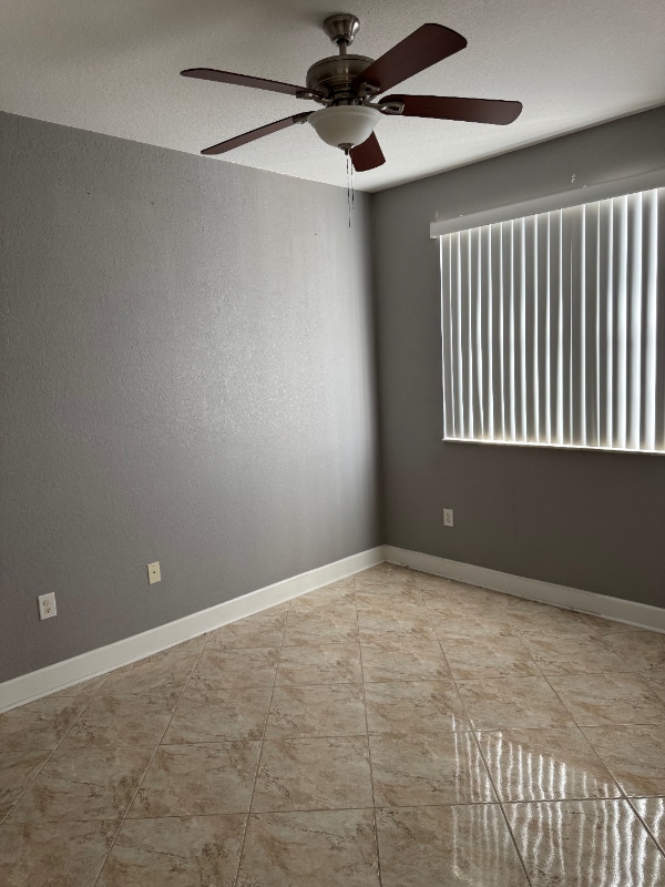 Building Photo - 708 SW 147th Ave