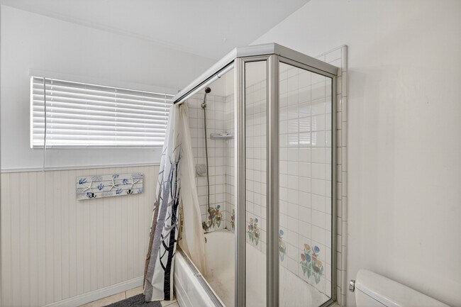 Building Photo - 237 Avenida Montalvo