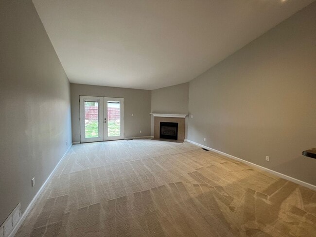 Building Photo - Beautiful 4 bedroom ranch style home avail...