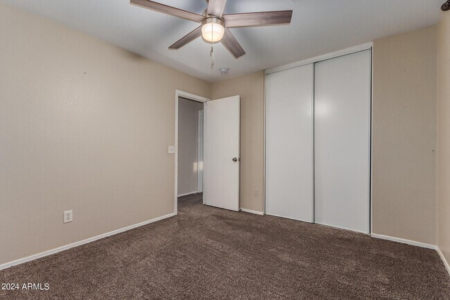 Building Photo - 10513 W Louise Dr