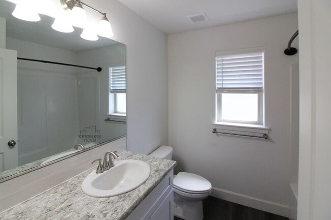 Building Photo - 1043 S Blueberry Pl