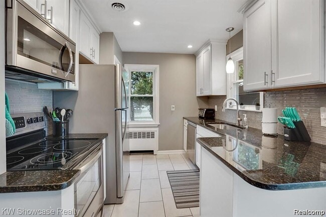 Building Photo - 1304 Grove Ave