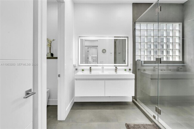 Building Photo - 5851 NW 125th Terrace