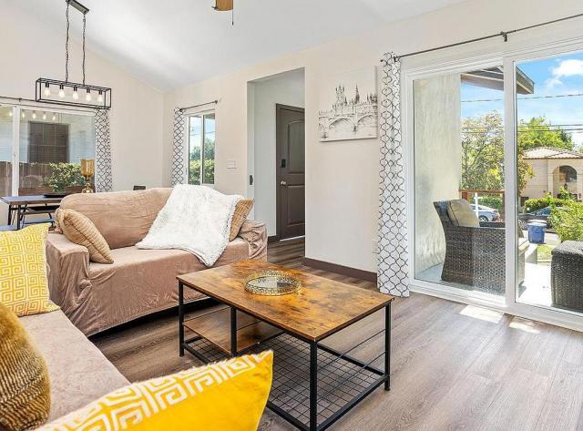 Building Photo - 3 bedroom in Altadena CA 91001