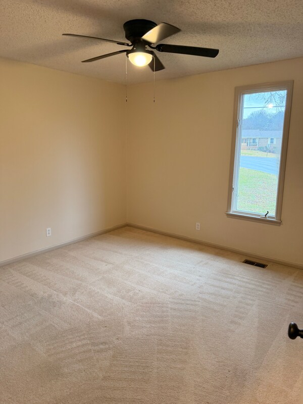 Building Photo - 142 Allen Dr