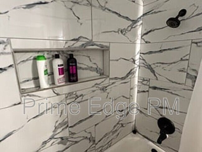 Building Photo - 1801 Ridgehaven Ct