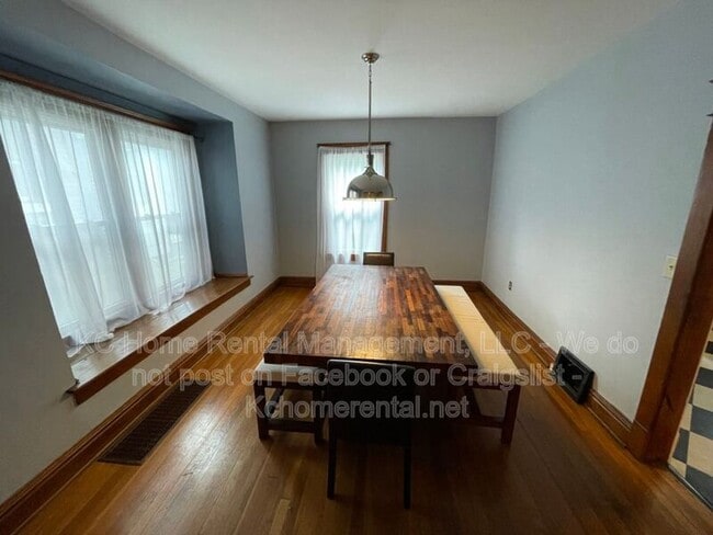 Building Photo - 3554 Genessee St