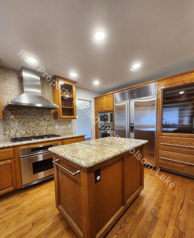 Building Photo - Beautiful 4bd 3ba home in Los Cerros Neigh...