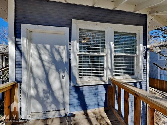 Building Photo - 4624 Junius St
