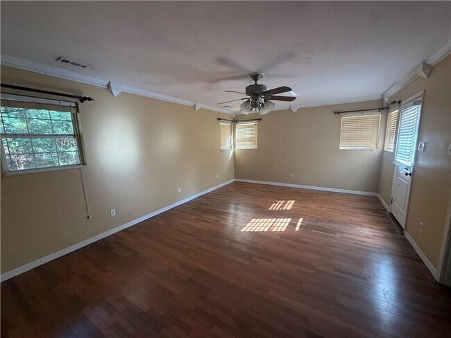 Building Photo - 315 Gaines Ave