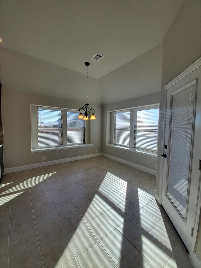 Building Photo - 504 Endicott Dr
