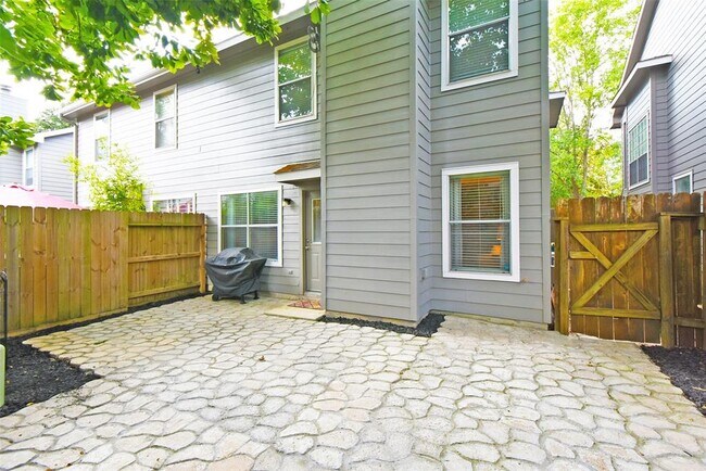 Building Photo - 46 Marble Rock Pl