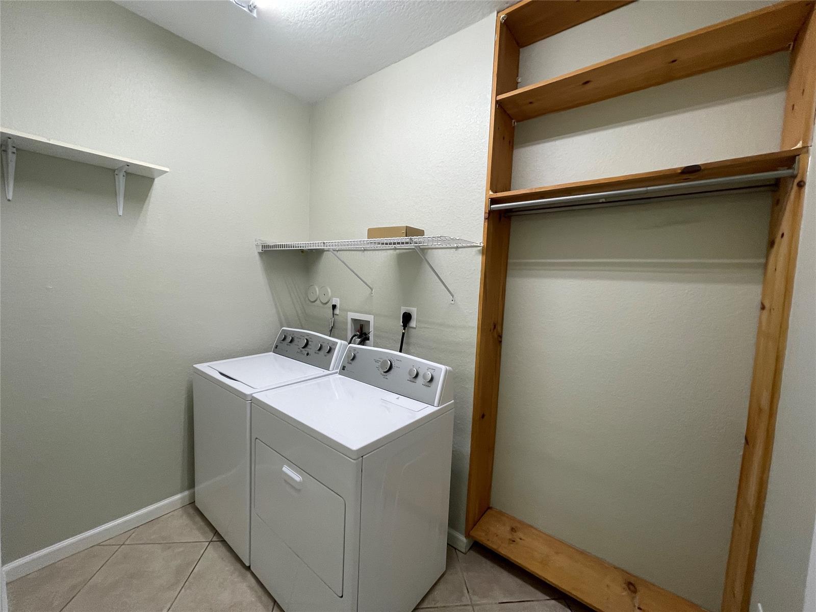 Building Photo - 5031 Madison Lakes Cir W