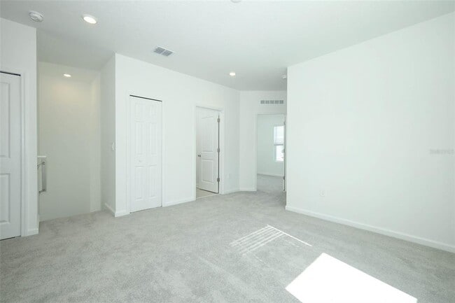 Building Photo - 2618 Skyline Lp