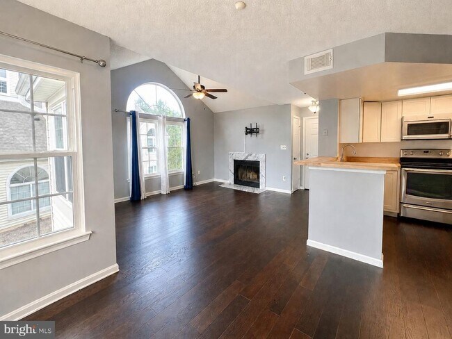Building Photo - 14113 Bowsprit Ln