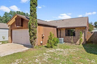 Building Photo - Charming 3 Bedroom in Niceville!