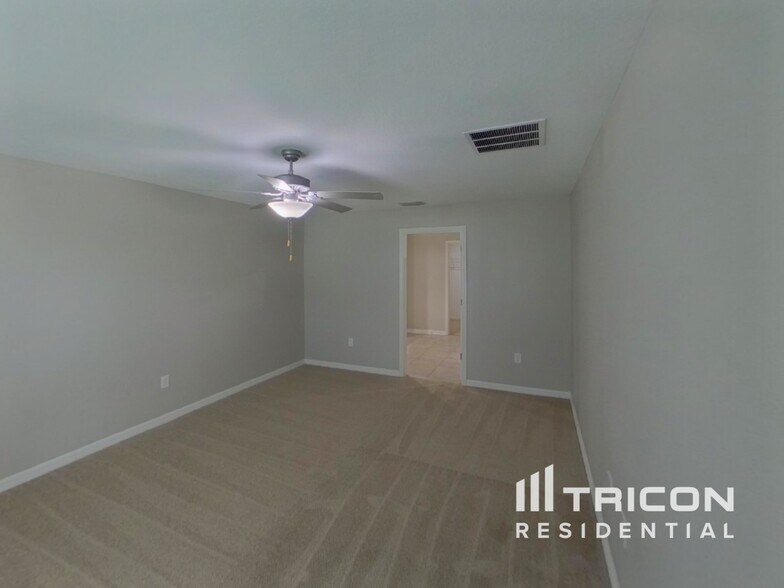 Building Photo - 10122 Crested Fringe Dr