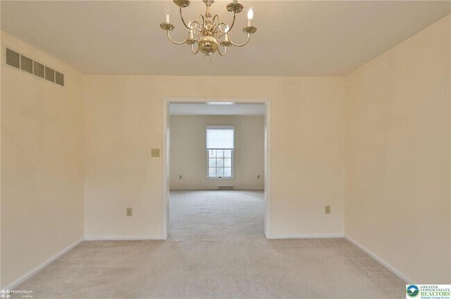 Building Photo - 4059 Wedgewood Rd