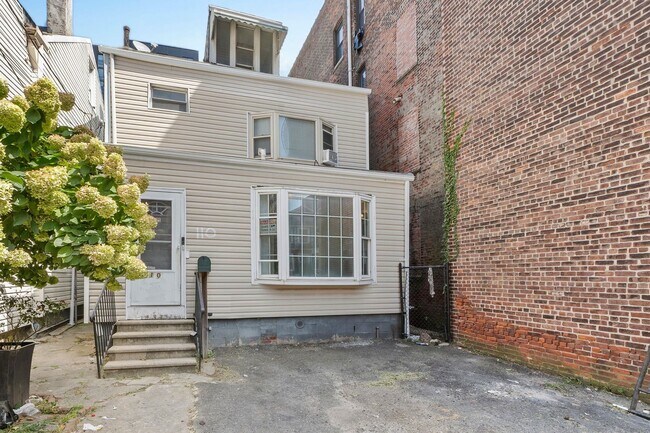 Primary Photo - 110 Storms Ave