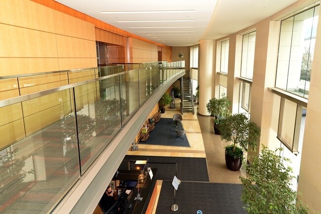 Building Photo - 425 1st St