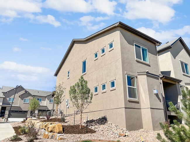Building Photo - 5707 Villa Lorenzo Dr
