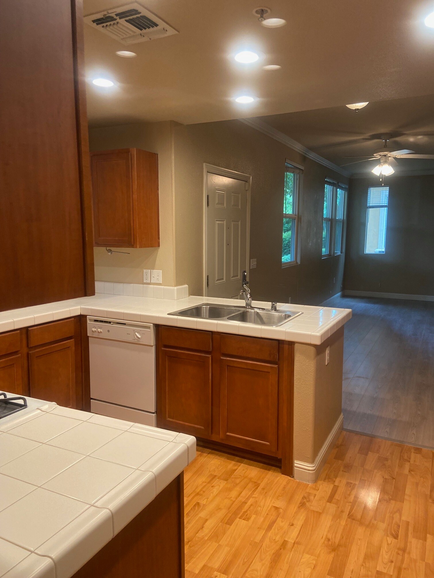 Building Photo - 4800 Westlake Pky