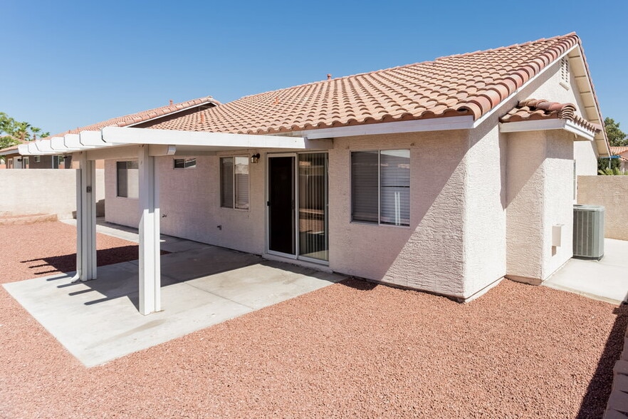 Building Photo - 1205 Spring Breeze Cir