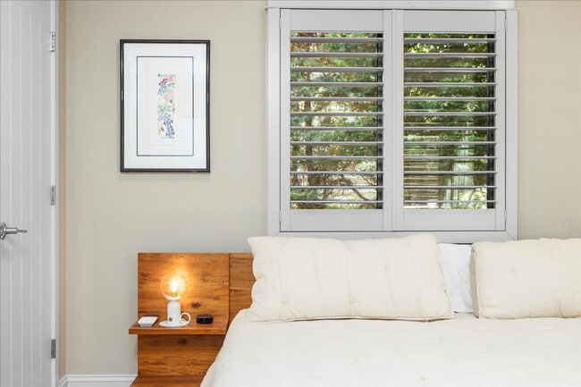 Building Photo - 710 Lighthouse Ave