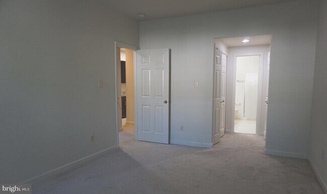 Building Photo - 10824 Antigua Terrace