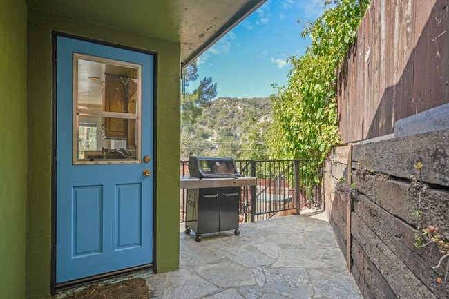 Building Photo - 21549 Summit Trail