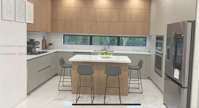 Building Photo - 1700 NE 18th St