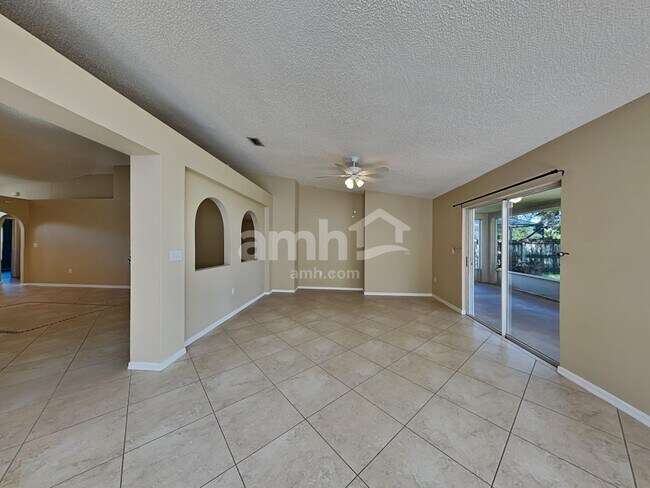 Building Photo - 5276 Mansford Pl