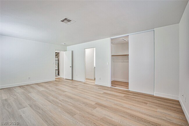 Building Photo - 5238 Souvenir Ln