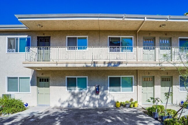 Font view - 2249 W 24th St