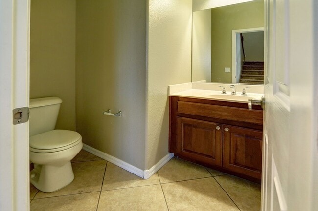 Building Photo - Step into  luxurious simplicity