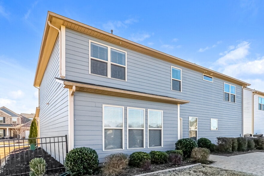 Building Photo - 10436 Honeyfur Ct