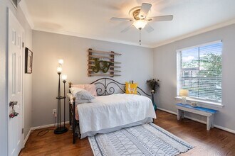 Building Photo - 7575 Katy Fwy