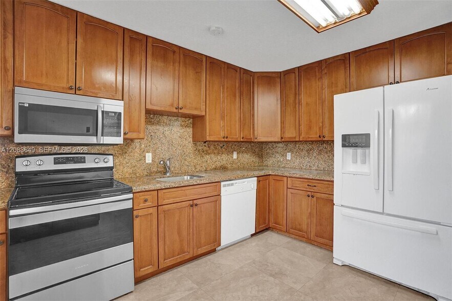 Building Photo - 7532 Nova Dr
