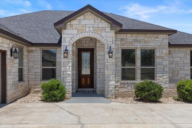 Building Photo - 127 Medlar Dr