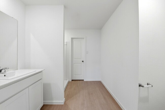 Building Photo - 26815 Rosebay Wds Dr