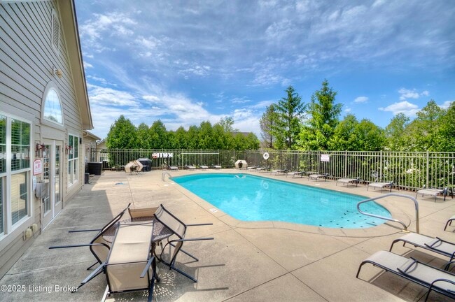 Building Photo - 9097 Royal Oak Ln