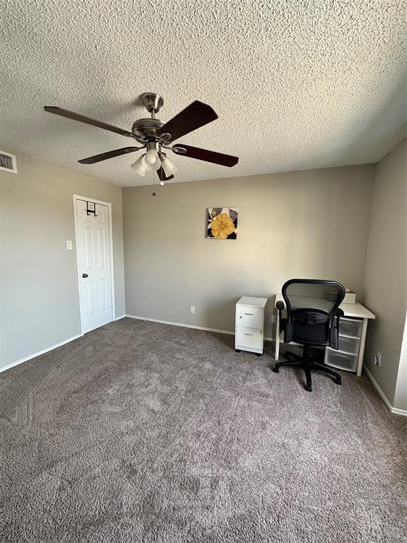 Building Photo - 8750 Park Ln