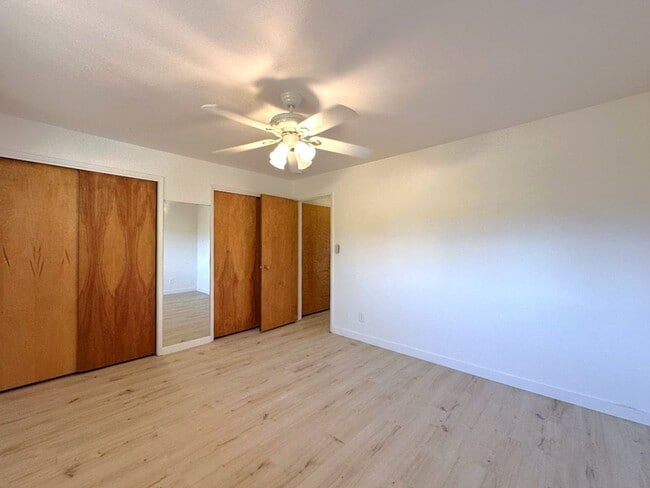 Building Photo - 2 bedroom - Retro Charmer in the Heart of ...
