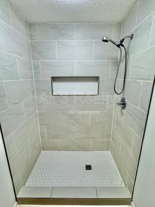 Building Photo - 2311 Cottingham Dr