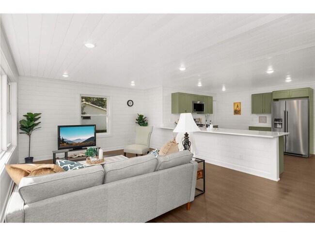 Building Photo - 15240 Kangaroo St NW