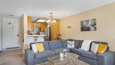 Building Photo - Lovely 1 bedroom Condo in Top-Rated Complex