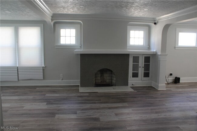 Building Photo - 3629 W 130th St