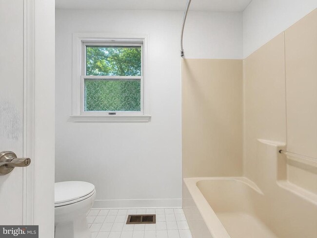 Building Photo - 8433 Sailboat Ln