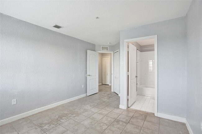 Building Photo - 2137 Shoma Dr